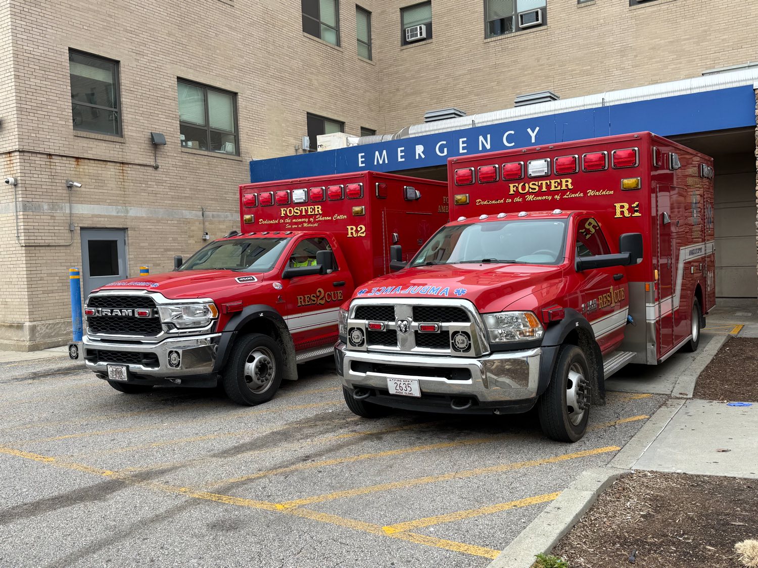 Foster EMS rescues R1 and R2 at a hospital emergency department.